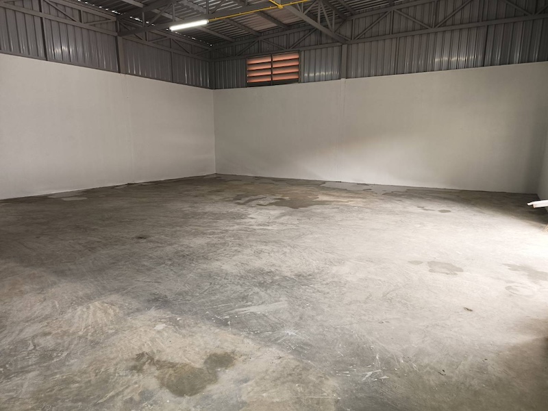 BST611 ให้เช่าโกดังขนาดเล็ก  200 ตร.ม. เข้าซอยจาก ถนนหลักบางกรวย-ไทรน้อย เพียง 50 เมตร