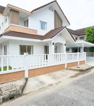 ติดต่อ หลิน 088 598 6998 Line ID: positive.agมีนาแล้ว..มีบ้านกับเรา ฟรี!! เฟอร์นิเจอร์ทุกชิ้น Only 3.49 ล้านบาท บ้านเดียว 2 ชั้น พื้นที่เยอะตกแต่งสไตล์ Minimal Contemporary ในโครงการ หมู่บ้าน ขวัญเวียงโซนทำเลแม่เหียะ หางดง ใกล้ รร.นานาชาติ 8 แห่ง .4 ห้องนอน 3 ห้องน้ำ 2 ที่จอดรถขนาดที่ดิน 53 ตร.ว. พื้นที่ใช้สอยรวมโรงจอดรถและพื้นที่ซักล้าง ประมาณ 230 ตร.ม.บ้านสวย พื้นที่เยอะ ในโครงการ หมู่บ้าน ขวัญเวียง ใกล้ โร