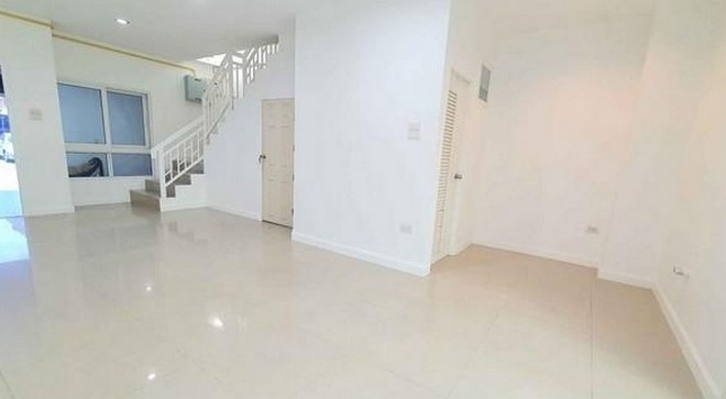 ให้เช่าทาวน์โฮม 3 ชั้น .โฮมอินทาวน์ พหลโยธิน 73 ดอนเมือง