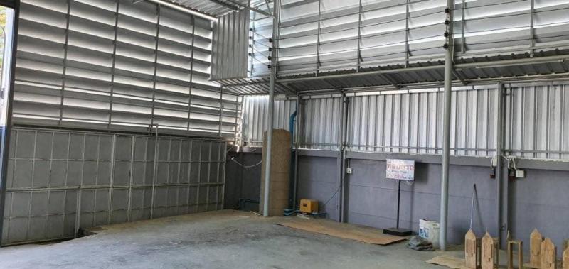 ให้เช่าโกดัง มีออฟฟิต 2 ชั้น บางนา-ตราด 49  พื้นที่ใช้สอย 400 ตารางเมตร ขนาด 60 ตารางวา ใกล้ Central Bangna