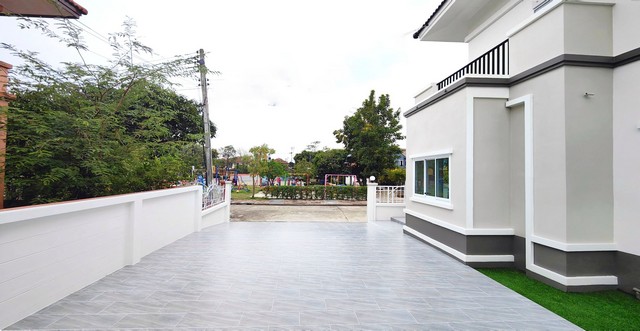 บ้านฟ้ากรีนพาร์ค เฟส2  บ้านหน้าสวนแปลงพิเศษ   ตกเเต่งใหม่  พร้อมอยู่