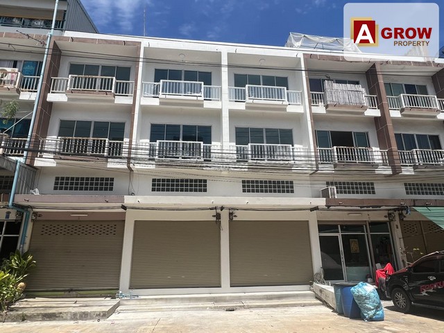 หมู่บ้าน เอส เค เอกชัย 76  อาคารพาณิชย์ 2 คูหาที่ตั้ง : ซอย เอกชัย 76 แยก 2-1 คลองบางพราน เขตบางบอน กรุงเทพมหานคร 10150รหัสทรัพย์ : AGT00314ราคาขาย : 3,190,000  บาท **ฟรีโอน**รายละเอียด :- อาคารพาณิชย์ 2 ล็อคติด 3 ชั้นครึ่ง (หน้าตึกทิศตะวันตกเฉียงใต้)- ขนาด 20 ตรว. - 2 ห้องนอน- 3 ห้องน้ำ (ถนนโครงการกว้างมาก) จุดเด่น :- เดินทางสะดวก เชื่อมถนน 3 สายหลัก เอกชัย,กาญจนาภิเษก,กัลปพฤกษ์สถานที่ใกล้เคียง- ติดสำ