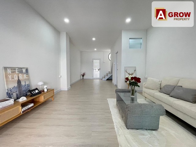 หมู่บ้านพรประดิษฐ์ สุขุมวิท50  บ้านรีโนเวทใหม่พร้อมอยู่