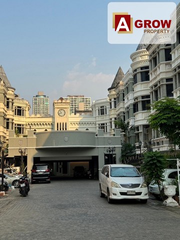 โครงการชิชา คาสเทิล (Chicha Castle) บ้านพร้อมอยู่ที่ตั้ง : ซอยสุขุมวิท31 ถนนสุขุมวิท แขวงคลองตันเหนือ เขตวัฒนา กรุงเทพฯรหัสทรัพย์ : AGH00175ราคาพิเศษ 21,900,000 บาท **ฟรีโอน** รายละเอียด : - บ้านหันหน้าทิศเหนือ- ทาวน์โฮม 4 ชั้น- เนื้อที่ 43 ตารางวา - พื้นที่ใช้สอย 491.05 ตรม. - 2 ห้องโถงขนาดใหญ่  (ชั้น 1-2)- 3 ห้องนอน - 6 ห้องน้ำ - 1 ห้องอเนกประสงค์ - 1 ห้องนอนแม่บ้าน- 3 ที่จอด  จุดเด่น : - สระว่ายน้ำส่วนกลาง - ระบบก