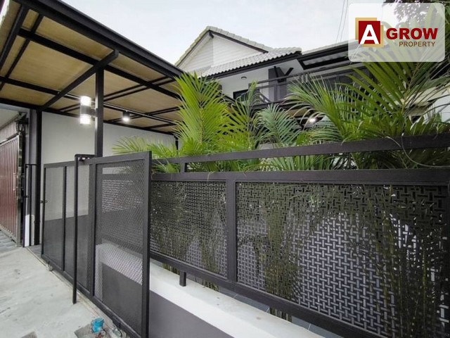 ม.พฤกษา 3 ริมคลอง3 ถนนวัดลาดปลาดุก รีโนเวทพร้อมอยู่ที่ตั้ง : ต.บางคูรัด อ.บางบัวทอง จ.นนทบุรี 11110รหัสทรัพย์ : AGT00308ราคาขาย : 2,490,000 บาทรายละเอียด : - ทาวน์เฮ้าส์2ชั้น - เนื้อที่  24ตารางวา - จอดรถได้4-5คัน หน้าบ้านไม่ชนใคร - 4 ห้องนอน (บน3ห้องนอน ล่าง1ห้องนอน)- 2 ห้องน้ำ - 1 ห้องครัว- 1 ที่จอดรถ จุดเด่น : - ถนนกว้างขวางมาก - หน้าบ้านไม่ชนใคร - ทำเลวิวทุ่งนา - ลมเย็นสบาย - มีนิติบุคคล - เดินทางสะ