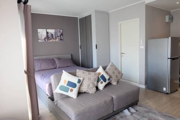 ดีคอนโดริน ขายพร้อมผู้เช่า 2.7 ล้าน 30 ตรม. วิวสระว่ายน้ำ วิวสวน พร้อมเฟอร์นิเจอร์ครบครัน รับรายได้ทุกเดือนๆละ 9,000 บาท สะดวก สบาย ปลอดภัย​