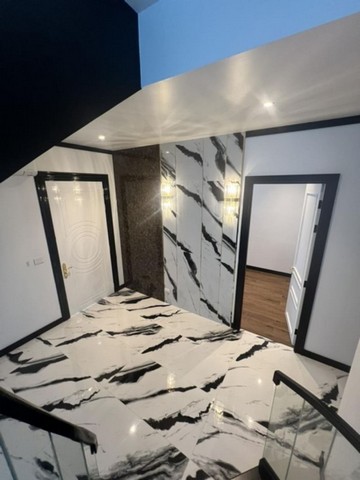 ให้เช่าบ้านเดี่ยวทรงสูงสุดหรู 3 ชั้น บนทำเลใจกลางเมือง ซอยสุขุมวิท 67 ใกล้ทางขึ้นลงทางด่วน สุดยอดทำเลทองกลางกรุง