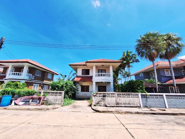 รหัส:  16542 ต้องการขาย บ้าน ณัฐนันท์โฮม 4 57 ตร.วา 0 งาน 0 Rai 3BEDROOM2Bathroom 1950000 THB ไม่ไกลจาก ใกล้รถไฟฟ้าชานเมืองสายสีแดงเข้ม ใกล้รถไฟฟ้าสายสีชมพูปากเกร็ด รถไฟฟ้าสายสีม่วงคลองบางไผ่ ใกล้มหาวิทยาลัยธรรมศาสตร์รังสิต ใกล้มหาวิทยาลัยชินวัตร ใกล้มหาวิทยาลัยปทุมธานี (บ้านมือสอง) ทำเลสวย