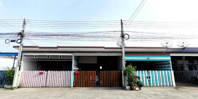 ทาวน์เฮ้าส์ เดอะ อีโค่ เรสซิเดนซ์ area 19 ตรว. 0 งาน 0 RAI 2 BEDROOM 1 ห้องน้ำ ไม่ไกลจาก โครงการ เดอะ อีโค่ เรสซิเดนซ์ -The Eco Residence บางปะอิน อยุธยาอยู่ห่างจากถนนสายเอเชียเพียง 2 กม. เดินทางสะดวก (ทาวน์เฮ้าส์มือสอง) ราคาดีๆ
