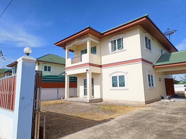 ขายบ้านจร้าคุ้มสุดๆ บ้านศิริทรัพย์ บ้านแพ้ว  สมุทรสาคร เนื้อที่  165 ตารางวา กว้างมาก