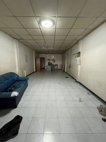 ขายทาวน์เฮาส์  2 ชั้น 18 ตร.ว. ม.ศุกลักษณ์คลองหลวง  ใกล้วัดธรรมกาย ราคา 950,000 บาท  ติดต่อ คุณแดน  0839295426 ไอดีไลน์  danchai2313