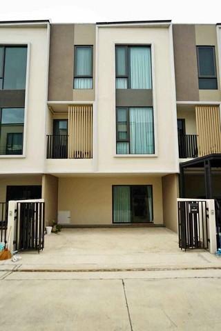 ให้เช่าทาวน์โฮม 3 ชั้น บางนาตราด กม.6 โครงการอัลติจูด คราฟ บางนา พื้นที่ใช้สอย 168 ตรม 3 ห้องนอน 4 ห้องน้ำ ใกล้เมกาบางนา