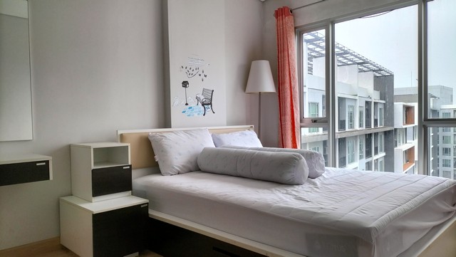   รายละเอียดเพิ่มเติม Code ID : AN 3626  ราคาขาย 2,213,500  บาท- พื้นที่ใช้สอย :   32.33 ตร.ม- จำนวนห้อง :   1 ห้องนอน 1 ห้องน้ำ - ชั้น : 8     - อาคาร  :  B พิกัดทรัพย์ : https://maps.app.goo.gl/QpSukWiqjEDyW3DX8    สถานที่ใกล้เคียง- ใกล้โรงพยาบาลนครธน- ใกล้  โรงพยาบาลบางมด - ใกล้เซ็นทรัลพระราม2 บิ๊กซีพระราม2 เทสโก้โลตัส สอบถามเพิ่มเติม/นัดชมโทร. 097-419-5982(พลอย)โทร. 096-932-4624(ออมสิน)Line : @panaya (มี@ด้านหน้า)ปรึกษาสินเชื่อฟรี One Stop Service ดูแลตั้งแต่ต้นจนจบ�