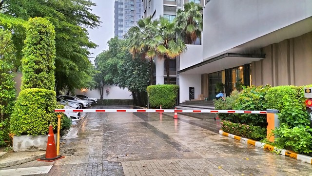   รายละเอียดเพิ่มเติม Code ID : AK 0424  ราคาขาย 1,396,500 บาท- พื้นที่ใช้สอย :   26.1 ตารางเมตร- จำนวนห้อง :  1 ห้องนอน 1 ห้องน้ำ ๆ - ชั้น : 2- อาคาร : A พิกัดทรัพย์ : https://maps.app.goo.gl/pMi1XxCAT6CvA9848    สถานที่ใกล้เคียง- ใกล้ห้างเซ็นทรัลพระราม 2 - ใกล้ รร.นานาชาติ BASIS International Schoo - ใกล้รพ.นครธน จุดขึ้นลงทางด่วนสอบถามเพิ่มเติม/นัดชมโทร. 097-419-5982(พลอย)โทร. 096-932-4624(ออมสิน)Line : @panaya (มี@ด้านหน้า)ปรึกษาสินเชื่อฟรี One Stop Service ดูแลตั้งแต่ต้นจนจบบร�