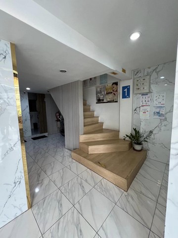 ให้เช่าอาคารพาณิชย์ 2 คูหา 4 ชั้นครึ่ง+ดาดฟ้า ห้องมุม ติดถนนอ่อนนุช (อยู่ระหว่างซอย 41-43) ใจกลางชุมชน ใกล้ MRT ศรีนุช