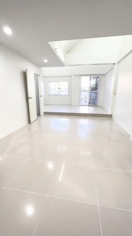 ให้เช่าโฮมออฟฟิศ4 ชั้นรีโนเวทใหม่ ย่านนวมินทร์ 77 ประเสริฐมนูญกิจ โพธิ์แก้ว ใกล้เดอะมอลล์บางกะปิ