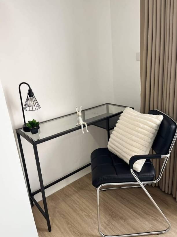 โซนนิมมาน ขายเพียง 1.7 ล.เท่านั้น 32.64 ตรม. ธารทิพย์ คอนโด กั้นห้องเป็นสัดส่วน เฟอร์นิเจอร์ครบครัน ตกแต่งสวย พร้อมเข้าอยู่ เดินทางสะดวกสบาย