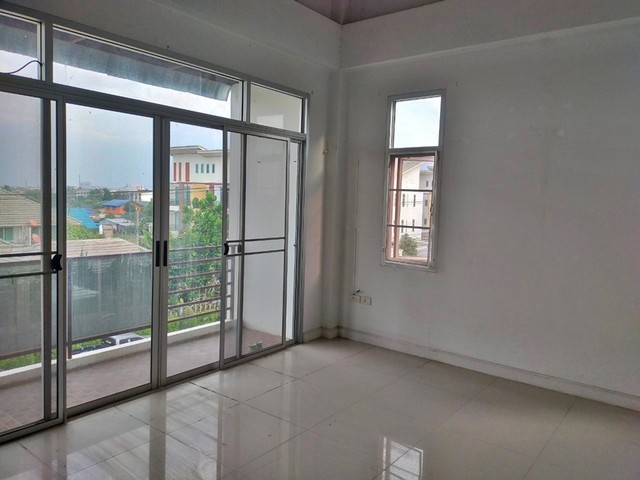 ขาย  นีโอ พาร์ค  ทาวน์เฮ้าส์ 3 ชั้น ต.หนองกระทุ่ม อ.เมืองนครราชสีมา จ.นครราชสีมา  PAP5-0522