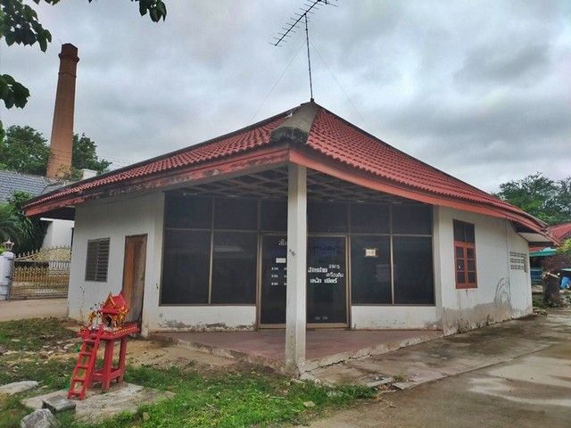   รายละเอียดเพิ่มเติม Code ID :  PAP7-0096  ราคาขาย  830,000  บาท- ขนาดพื้นที่ :  76 ตรว. - พื้นที่ใช้สอย : 104 ตรม.  - จำนวนห้อง :  2 ห้องนอน 2 ห้องน้ำ  - ที่จอดรถ :   1 คัน- บ้านหันทางทิศ :  ตะวันออกเฉียงเหนือ พิกัดทรัพย์ :  https://maps.app.goo.gl/jGg8DJ99jKcHXSz37    สถานที่ใกล้เคียง- ใกล้  โลตัส โคราช 2- ใกล้  ดูโฮม สาขา นครราชสีมา- ใกล้  โรงเรียนสารสาสน์วิเทศโคราช- ใกล้  ไทวัสดุ สาขานครราชสีมา2 หัวทะเลสอบถามเพิ่มเติม/นัดชมโทร. 097-419-5982(พ�