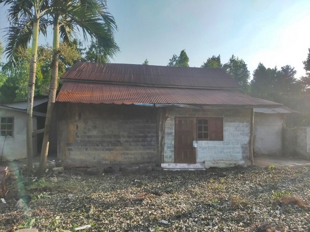   รายละเอียดเพิ่มเติม Code ID :  PAP4-0273  ราคาขาย 800,000  บาท- ขนาดพื้นที่ : 154 ตรว.  - พื้นที่ใช้สอย :  322.44 ตรม. - จำนวนห้อง :  2 ห้องนอน 2 ห้องน้ำ  - ที่จอดรถ :    1 คัน- บ้านหันทางทิศ :  เหนือ พิกัดทรัพย์ :  https://maps.app.goo.gl/L5WHMyFTFAJttoU3A    สถานที่ใกล้เคียง- ใกล้  โรงพยาบาลครบุรี- ใกล้  ตลาดสดครบุรี (ตลาดน้อยหนองแฟ้บ)- ใกล้  โรงเรียนครบุรี- ใกล้  วัดถ้ำวัวแดงสอบถามเพิ่มเติม/นัดชมโทร. 097-419-5982(พลอย)โทร. 096-932-4624(ออมสิน)Line : @panaya (มี@ด้�