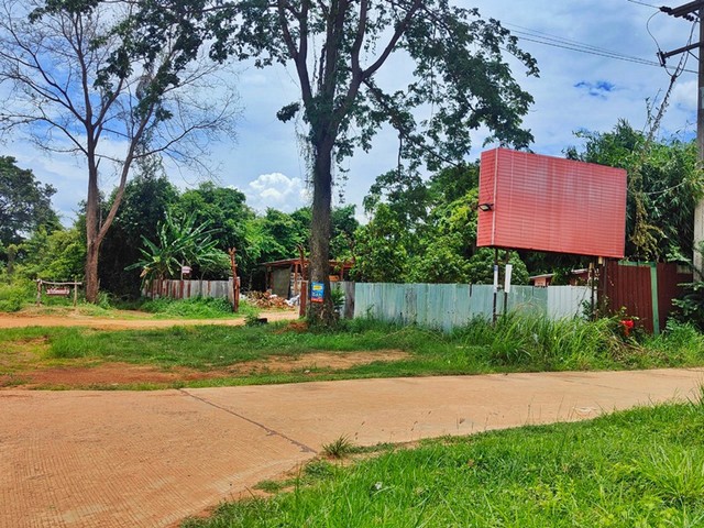 ที่ดินพร้อมสิ่งปลูกสร้าง (บ้านพักสไตล์รีสอร์ท)  ต.นาฝาย อ.เมืองชัยภูมิ จ.ชัยภูมิ  PAPZC_057