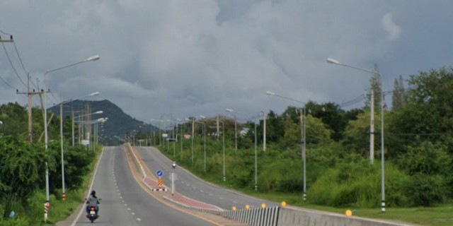 ID :  DSL-162   พื้นที่ดิน ที่ดิน ปากน้ำปราณ 19200 ตรว. 120000000 B. ใกล้กับ ห่างจากถนนทางหลวงหมายเลข 4 (ถนนเพชรเกษม) ประมาณ 7 กม. ลดกระจาย