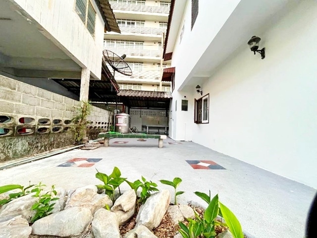 ม.เกษมบัณฑิต ให้เช่าบ้านเดี่ยว 2 ชั้น 54ตรว. พัฒนาการ33-41 MRT คลองกลันตัน ตลาดเสรีมาร์เก็ต 180ตรม. พร้อมอยู่ 3นอน 4น้ำ 4แอร์ เซนต์มาร์ค