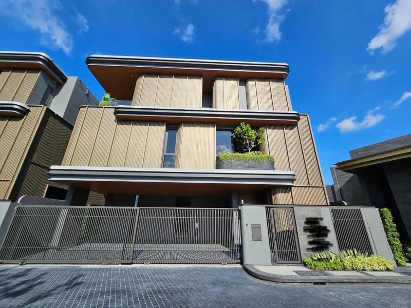 ให้เช่าบ้านเดี่ยวใหม่หรู73วา3ชั้น5นอน6น้ำ แอร์ เฟอณ์ครบ ถนนพระราม9ห้วยขวาง