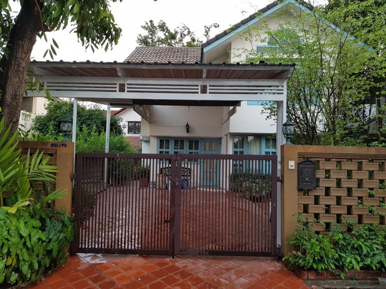 รหัสC6040 ให้เช่าบ้านเดี่ยว 2ชั้น หมู่บ้านสัมมากร รามคำแหง112 ถนนรามคำแหง เลี้ยงสัตว์เล็กได้