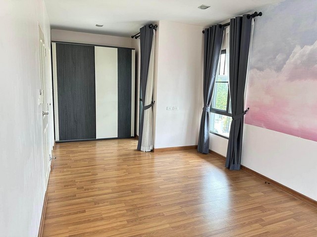 ให้เช่าบ้าน  โกลเด้น วิลเลจ บางนา กิ่งแก้ว ราคา  18,000 Tel. 094  448  5038  Tel. 093  678 5948