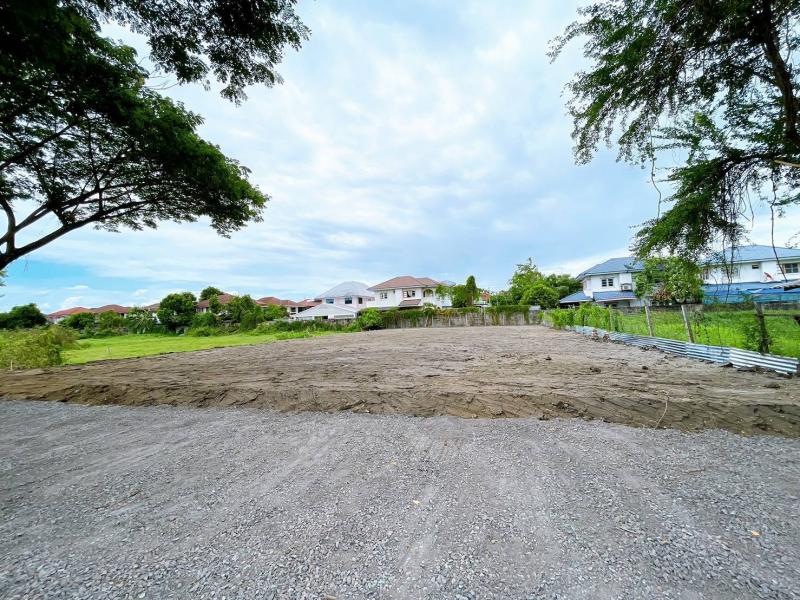 ขายที่ดินใกล้ถนน เจ้าของขายเอง ราคาต่อรองได้ ตำบลละหาร อำเภอบางบัวทอง จังหวัดนนทบุรี ที่ตั้ง : 33/19 ซอย สุบิน 23 ตำบลละหาร อำเภอบางบัวทอง จังหวัดนนทบุรี 11110https://goo.gl/maps/S5RW1sXhWNXFdWsG7ขนาดพื้นที่ : 2 งาน 22 ตรว.   รายละเอียดขายที่ดินใกล้ถนน บางบัวทอง-สุพรรณบุรี ที่ดินโฉนด นส4จ อยู่ในซอยห่างถนน 900 เมตร ขนาด 2 งาน 22 ตรว. เข้าออกได้หลายทาง อยู่ห่าง เซ็นทรัลเวสต์เกต ทางขึ้นมอเตอร์เวย์ด่าน