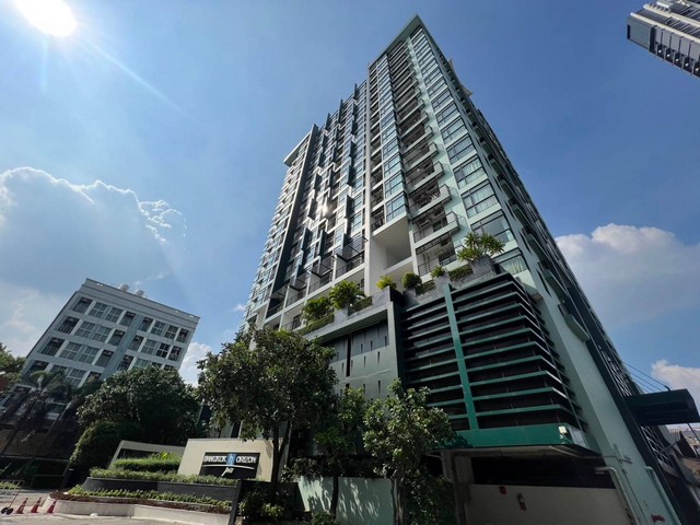   รายละเอียดเพิ่มเติม Code ID : BB 10565  ราคาขาย 3,524,500  บาท- พื้นที่ใช้สอย :   51.5- จำนวนห้อง :  1 ห้องนอน 1 ห้องน้ำ - ชั้น : 5      - อาคาร : 1 พิกัดทรัพย์ : https://maps.app.goo.gl/2k3tG8K2qL8FS5NB7    สถานที่ใกล้เคียง- ใกล้ BTS บางหว้า, รพ.มิตรประชา- ใกล้โรงพยาบาล เพชรเกษม บางแค 2, - ใกล้โลตัส บางแค, ซีคอนสแควร์ บางแค- ใกล้เมโทร ทาวน์, รร.จันทร์ประดิษฐารามวิทยาคม, ม.สยาม สอบถามเพิ่มเติม/นัดชมโทร. 097-419-5982(พลอย)โทร. 096-932-4624(ออมสิน)Line : @panaya (มี@ด�