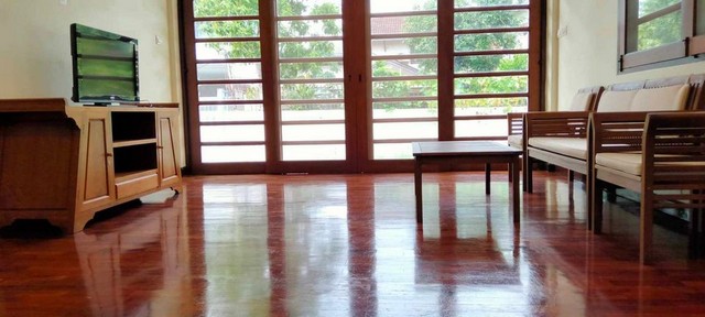 ให้เช่าบ้านเดี่ยวหมู่บ้านออคิดวิลล่า ใกล้รถไฟฟ้าสายสีเหลือง สถานีลาดพร้าว83 ย่านลาดพร้าว เลียบด่วนเอกมัย-รามอินทรา ถนนประดิษฐมนูธรรม 