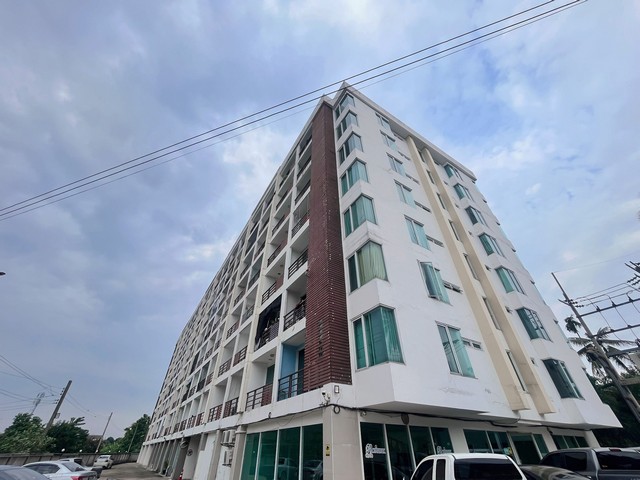   รายละเอียดเพิ่มเติม Code ID : D153  ราคาขาย 1,425,000  บาท- พื้นที่ใช้สอย :   29.08- จำนวนห้อง :  1 ห้องนอน 1 ห้องน้ำ  - ชั้น : 8- อาคาร :  1 พิกัดทรัพย์ :  https://maps.app.goo.gl/Ua44gQ88gA9CoWTr9    สถานที่ใกล้เคียง- ใกล้รพ.บางไผ่- ใกล้ เมโทร ทาวน์- ใกล้ตลาดดอกไม้ปากคลองตลาดใหม่สอบถามเพิ่มเติม/นัดชมโทร. 097-419-5982(พลอย)โทร. 096-932-4624(ออมสิน)Line : @panaya (มี@ด้านหน้า)ปรึกษาสินเชื่อฟรี One Stop Service ดูแลตั้งแต่ต้นจนจบบริษัท ปณยาคิดดี จำกัด