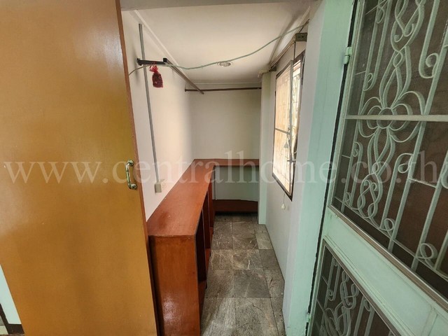 ทาวน์เฮ้าส์ อัมรินทร์นิเวศน์ 2 นวมินทร์ 90 หลังริม ราคาถูก รีโนเวทแล้ว