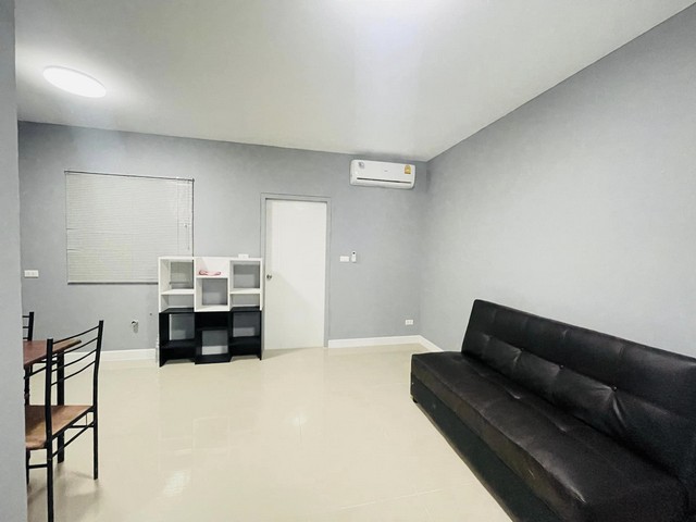 ให้เช่าในหมู่บ้าน  THE ESSENCE  ชัยพฤกษ์-วงแหวน  ราคา   11,000 สนใจติดต่อ  Tel. 094  448  5038  Tel. 093  678 5948