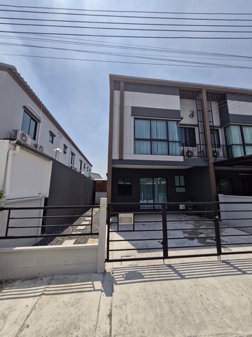 HR 219ให้เช่าโครงการพลีโน่  พหลโยธิน ขนาดพื้นที่  18    ตรว.ราคา  17,000  บาท/เดือนสนใจติดต่อ  คุณเจี๊ยบ  Tel. 094  448  5038  Tel. 093  678 5948   id  : jeab_chickฟรีค่าส่วนกลาง 1 ปีสัญญาขั้นต่ำ 1  ปีทาวน์โฮม  2  ชั้น 2 ห้องนอน 3 ห้องน้ำ 3  แอร์2 ที่จอดรถ มีเฟอร์นิเจอ เตียงที่นอน ตู้เสื้อผ้า โต๊ะเครื่องแป้ง โซฟา โต๊ะกินข้าว ชั้นวางทีวี ผ้าม่าน ต่อเติมครัว มีพื้นที่ข้างบ้าน สิ่งอำนวยความสะดวกภายในโครงการสระว่ายน้ำ 