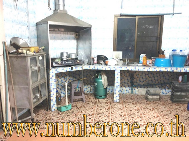 TOWNHOUSE สินทิวาธานี  28 ตาราง.วา 1699000 THAI BAHT ไม่ไกลจาก ใกล้เทสโก้โลตัสโรจนะ เมกาโฮม โรงพยาบาลราชธานี สถานีตำรวจภูธรบางปะอินสาขาสินทิวาธานี นิคมอุตสาหกรรมโรจนะ แม็คโครอยุธยา  ใกล้โรงเรียนปัณณวิชญ์ การเดินทางสะดวก เชื่อมต่อได้หลายเส้นทาง ทั้งทางถนนจอมพล ป. ถนนโรจนะ ถนนสายเอเชีย (ทาวน์เฮ้าส์มือสอง) ทรัพย์ดี ทาวน์เฮ้าส์ 1 ชั้น เนื้อที่ 28 ตร.ว. 3 ห้องนอน 2 ห้องน้ำ 1 ห้องครัว ปูพื้นกระเบื้อง ติดเหล็กดัดมุ้งลวดเรียบร้อย หมู่บ้านอยู่ในแหล่งชุมชน สาธารณูปโภคครบครัน ถนนในโครงการกว้างขวางมาก  ในโครงการมีพนักงานรักษาความปลอดภัยตลอด 24 ชั่วโมง สวนสาธารณะ สนามเด็กเล่น