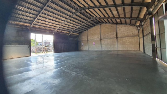 ให้เช่าโกดัง กิ่งแก้ว  บางพลี สมุทรปราการ พื้นที่  400 ตรม.  ราคา 55,000  ติดต่อคุณเจี๊ยบ  Tel. 094  448  5038  Tel. 093  678 5948