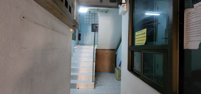 อพาร์ตเมนท์ - พื้นที่ 0 Rai 0 NGAN 62 sq.wa 56 ห้องนอน 55 Bathroom ไม่ไกลจาก ทำเลดี การเดินทางสะดวกใกล้นิคมอุตสาหกรรมโรจนะ เทสโก้โลตัสโรจนะ สี่แยกอุทัย เมกกะโฮม โรงพยาบาลราชธานี (อพาร์ทเม้นท์น่าลงทุน) GOOD