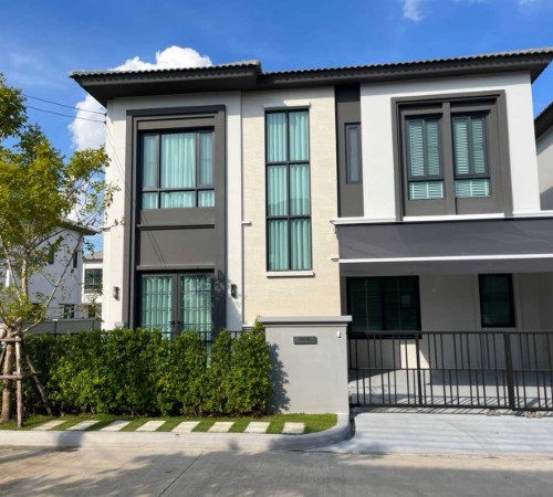 บ้านเซ็นโทรใหม่บางนากม.7มี4นอน5น้ำใหม่กิ๊บเฟอร์ฯครบเช่า120,000บาท/เดือน 