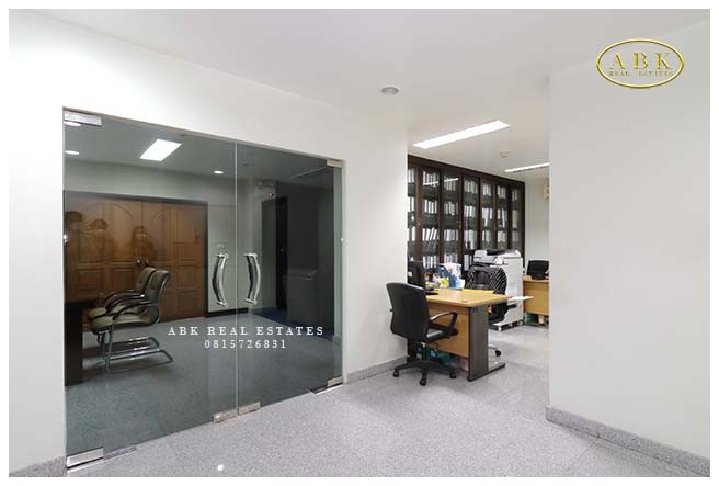 ขาย อาคารสำนักงานพร้อมประกอบการ 184.5 ตร.ว ราคา 75 ล้านบาท