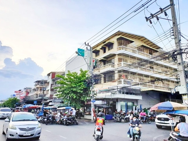 ย่านพระราม2 ติดตลาด สะแกงาม CJ ให้เช่าอาคารพาณิชย์ 4 ชั้น 20ตรว. 170ตรม. ทำเลร้านค้า ค้าขายดี 3นอน 2น้ำ 1จอดรถ โลตัส พระราม 2
