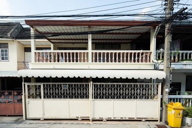 บ้านทาวน์เฮ้าส์ 2 ชั้น อินทามระ41 สุทธิสาร 3 ห้องนอน 2 ห้องน้ำ ขนาด 24.4 ตรว. ใกล้สถานีรถไฟฟ้าใต้ดิน สถานีสุทธิสาร 