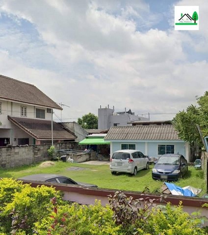 ขายที่ดินดอนเมือง 107 ตรว พร้อมบ้านเดี่ยวชั้นเดียว 1 หลัง ซอยช่างอากาศอุทิศ 10 ขนาด 14.8×30 เมตร ติดถนนสาธารณะ กว้าง 6 เมตร **ราคา 4,547,500 บาท  ตรว ละ 42,500 บาท  สนใจจริงต่อรองได้ **สถานที่ใกล้เคียง- หมู่บ้านเดอะคอนเนค หลักสี่ - ดอนเมือง - ตลาดใหม่ดอนเมือง- รถไฟฟ้าสายสีแดง- สำนักงานเขตดอนเมือง โทร 097-4614546 094-5464264