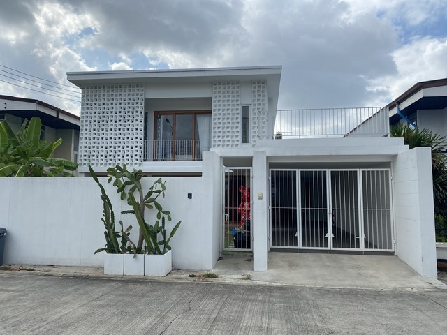 ขายบ้านเดี่ยวหลังเดอะไนน์ พระราม9 บ้านรีโนเวทสไตล์โมเดิรน์ ใกล้ห้างเดอะไนน์ มหาวิทยาลัยเอแบครามคำแหง เดินทางสะดวก