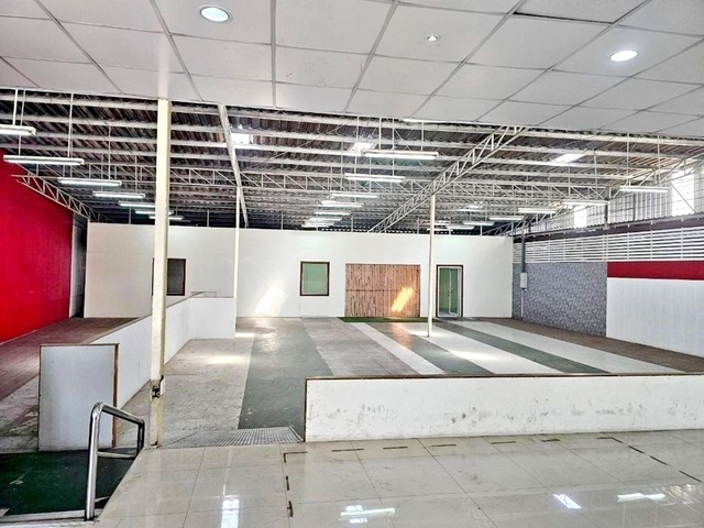 บิ๊กซี บางพลี รพ. จุฬารัตน์ 3 อินเตอร์ เทพารักษ์ ให้เช่าอาคารพาณิชย์ชั้นเดียว 5 คูหา 1ไร่ 10ตรว. 1,640ตรม. ติดถนน จอด 20 คัน รพ.