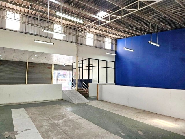 บิ๊กซี บางพลี รพ. จุฬารัตน์ 3 อินเตอร์ เทพารักษ์ ให้เช่าอาคารพาณิชย์ชั้นเดียว 5 คูหา 1ไร่ 10ตรว. 1,640ตรม. ติดถนน จอด 20 คัน รพ.