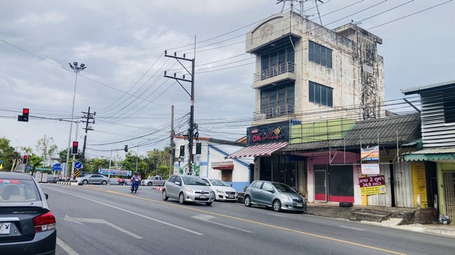 ห้องแถว 2 ห้อง 24.8 ตรว. (ขายราคาที่ดินเปล่า) ใจกลางเมืองตรัง เยื้องห้างสิริบรรณ     ZST188