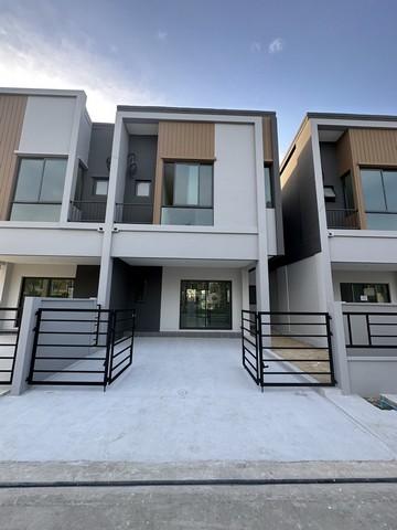 EPL-HR3176 ให้เช่า ทาวน์โฮม 2 ชั้น พลีโน่ สุขุมวิท-บางนา 2 Pleno Sukhumvit-Bangna2 เนื้อที่ 25 ตร.ว พื้นที่ใช้สอย 132 ตร.ม. ขนาด 3 ห้องนอน